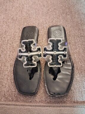 Tory Burch Black & White Patent Leather Double T Thong Sandals Size 7